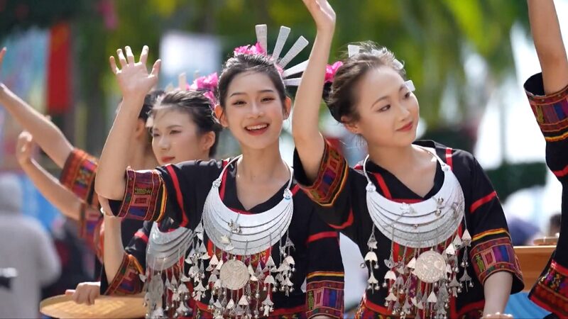 12th_National_Traditional_Games_Showcase_China_s_Rich_Ethnic_Diversity_in_Sanya video poster