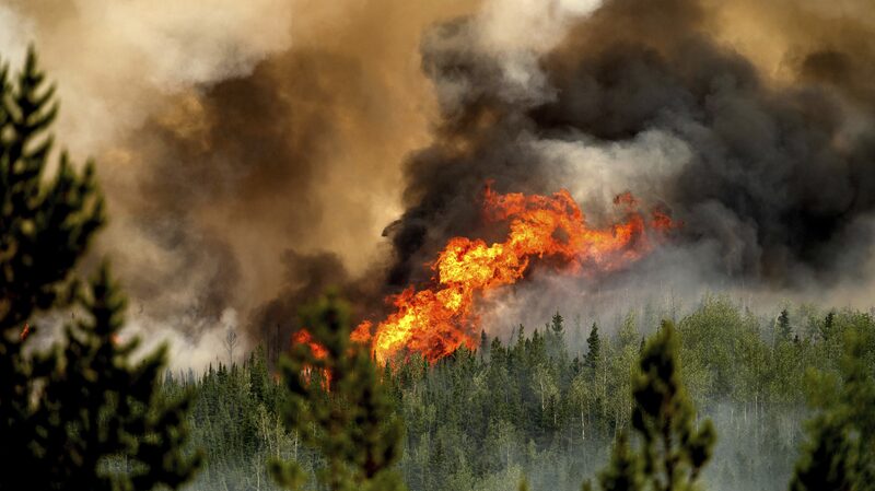 2023_Canadian_Wildfires_Emit_More_Carbon_Than_Many_Countries