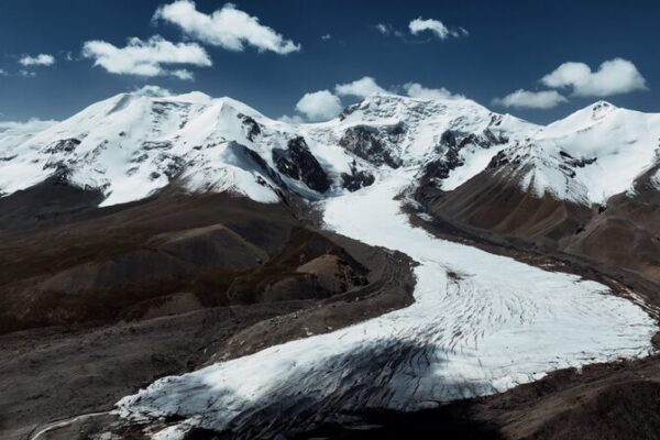 Amne Machin: Sanjiangyuan’s Majestic Snow Mountain Sustaining the Yellow River Amne_Machin__Sanjiangyuan_s_Majestic_Snow_Mountain_Sustaining_the_Yellow_River video poster