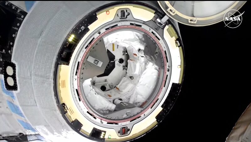 Boeing_s_Starliner_Capsule_Returns_to_Earth_Without_Astronauts