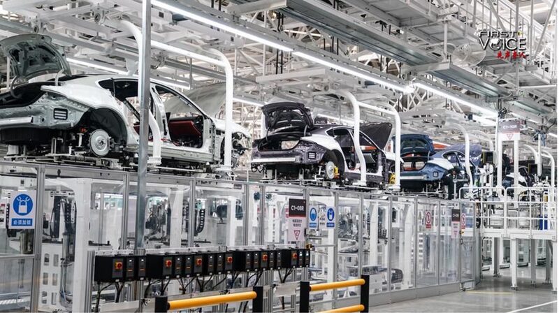 Canada Aligns with US: Imposes High Tariffs on Chinese EVs and Metals Canada_Aligns_with_US__Imposes_High_Tariffs_on_Chinese_EVs_and_Metals