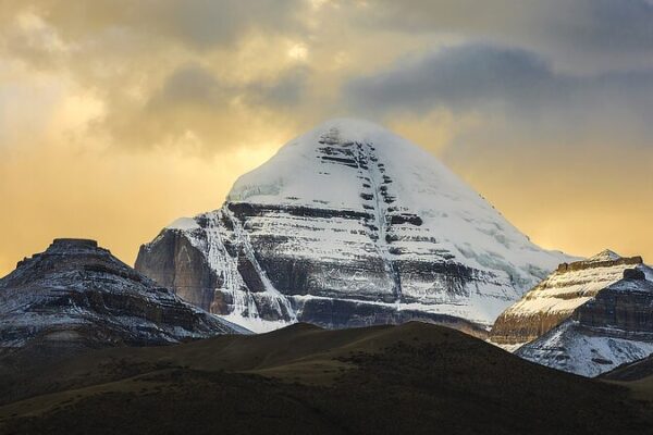 Captivating Winter Views of Mount Kailash in China’s Xizang Autonomous Region Captivating_Winter_Views_of_Mount_Kailash_in_China_s_Xizang_Autonomous_Region video poster