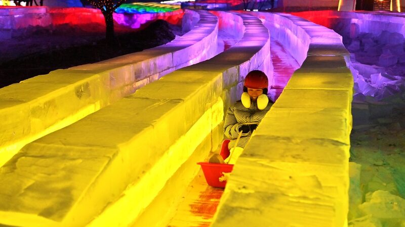 Changchun_Ice_and_Snow_New_World_Debuts_512_Meter_Ice_Slide