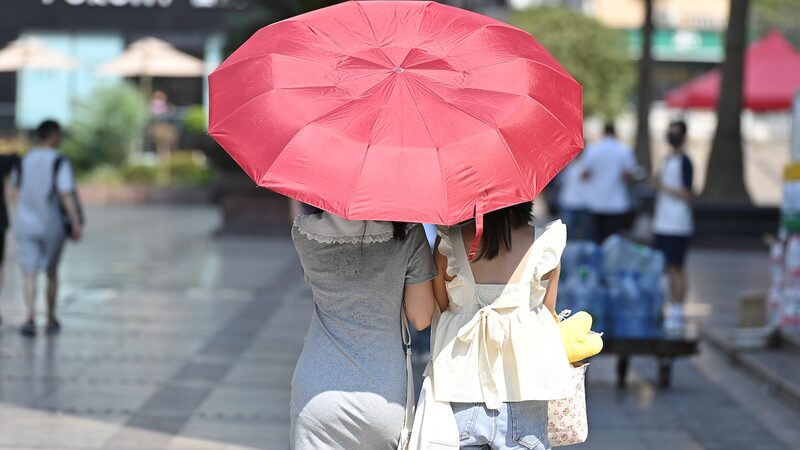 Chengdu_and_Chongqing_Under_Prolonged_Red_Heat_Alerts