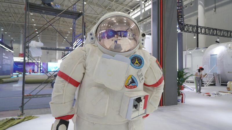 China_Celebrates_9th_Space_Day_with_Grand_Launch_Ceremony_in_Wuhan video poster