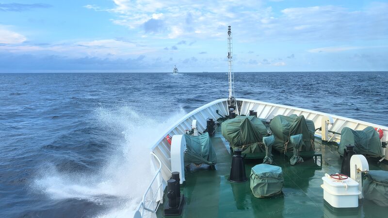 China Coast Guard Prevents Philippine Vessels’ Intrusion at Huangyan Dao China_Coast_Guard_Prevents_Philippine_Vessels__Intrusion_at_Huangyan_Dao