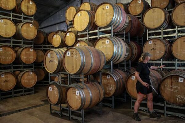 China Drops Anti-Dumping Tariffs on Australian Wine, Boosting Bilateral Trade China_Drops_Anti_Dumping_Tariffs_on_Australian_Wine__Boosting_Bilateral_Trade
