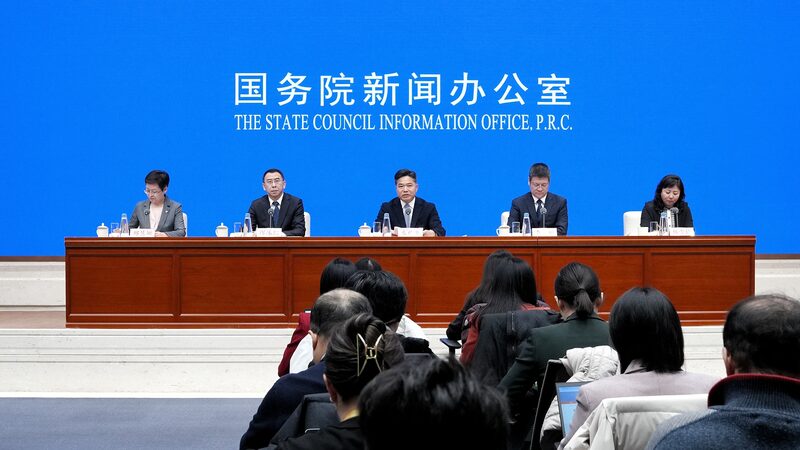 China_Ensures_Market_Supply_and_Boosts_Holiday_Spending_for_Spring_Festival_2025