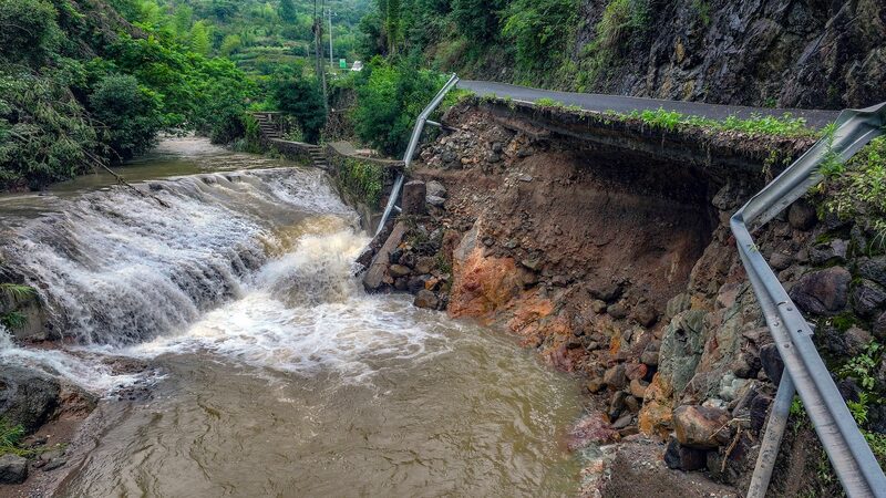 China_Issues_Mountain_Torrent_Alerts_for_Zhejiang__Jiangxi__and_Hunan