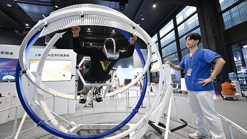 China_Leads_AI_Revolution__Empowering_Global_Industries_through_Smart_Factories___Innovation