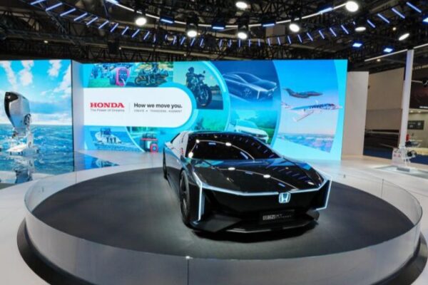 China’s CIIE and Hongqiao Forum Spotlight Auto Innovation and Tech Advancements China_s_CIIE_and_Hongqiao_Forum_Spotlight_Auto_Innovation_and_Tech_Advancements