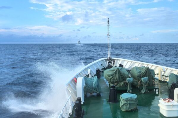 China_s_Coast_Guard_Urges_Philippines_to_Halt_Huangyan_Dao_Intrusion