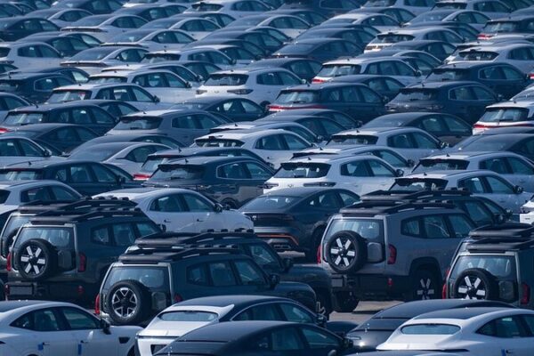 China_s_New_Energy_Vehicle_Market_Soars_to_31_Million_Users