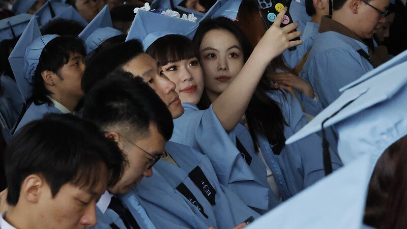 China_s_Return_Wave__80__of_Top_Graduates_Head_Back_Home