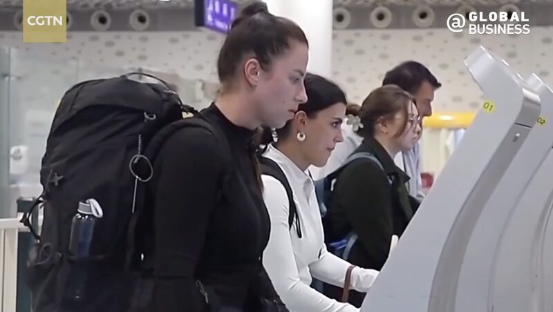 China_s_Visa_Free_Policy_Spurs_152__Surge_in_International_Tourism video poster