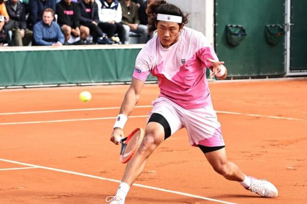 Chinese Athletes Advance to French Open Third Round Amid Heavy Rain Chinese_Athletes_Advance_to_French_Open_Third_Round_Amid_Heavy_Rain