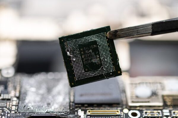 Chinese_Mainland_Industry_Bodies_Urge_Caution_in_US_Chip_Purchases