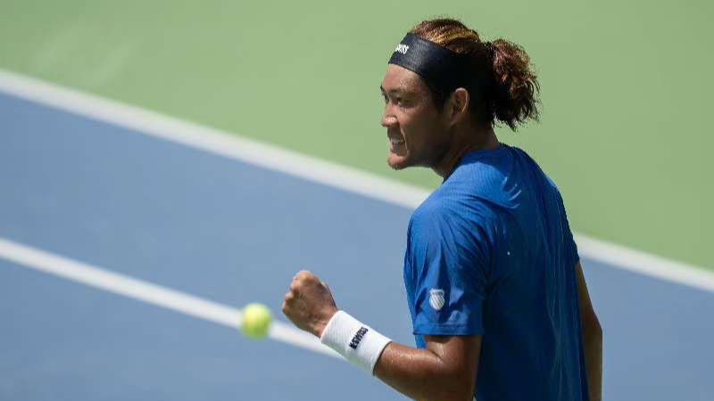 Chinese_Mainland_s_Zhang_Zhizhen_Triumphs_Over_Perricard_at_Cincinnati_Open