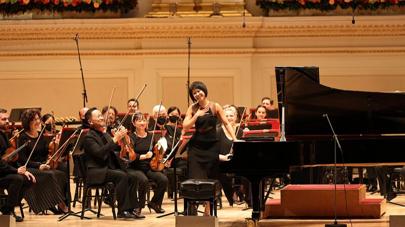 Chinese_Pianist_Wang_Yujia_Makes_History_at_66th_Grammy_Awards