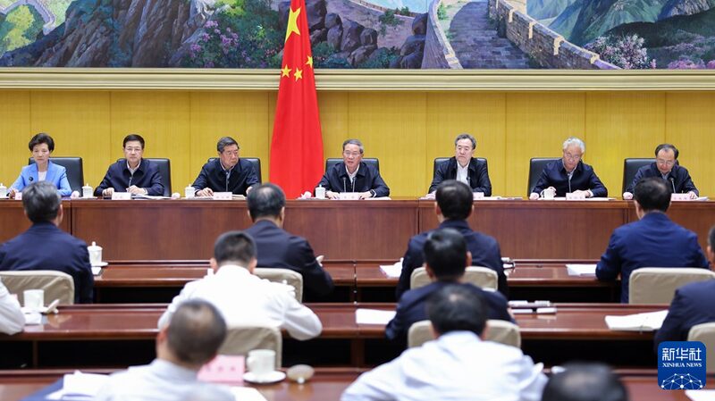 Chinese_Premier_Highlights_Strategic_Use_of_Ultra_Long_Treasury_Bonds