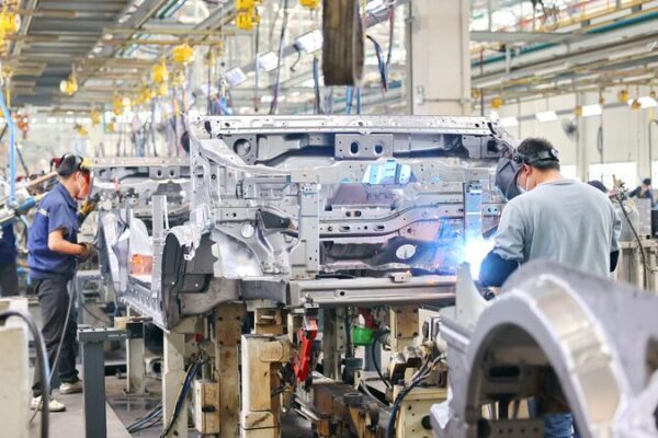 Chinese_Premier_Li_Qiang_Advocates_for_Enhanced_Financial_Support_to_Real_Economy