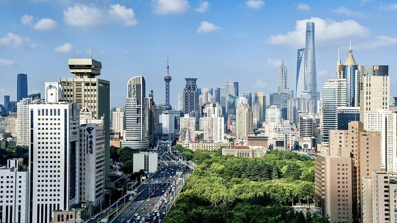 Chinese_Premier_Li_Qiang_Unveils_New_Policies_to_Drive_Economic_Growth_and_Ice_Sports