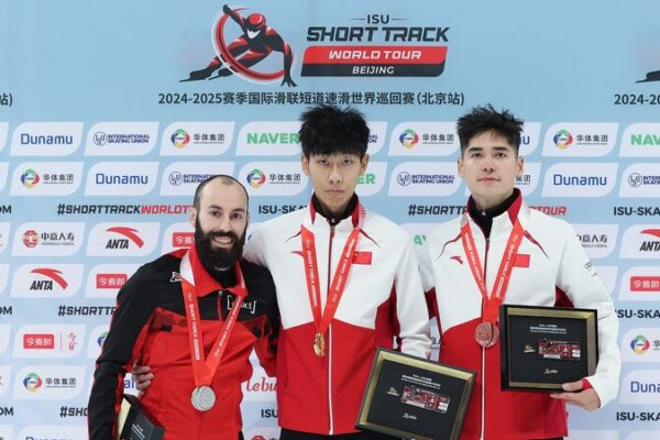 Chinese_Skater_Sun_Long_Clinches_Men_s_500m_Gold_at_Short_Track_World_Tour