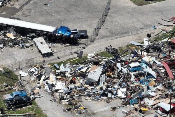 Devastating Memorial Day Storms Claim 21 Lives Across Four U.S. States Devastating_Memorial_Day_Storms_Claim_21_Lives_Across_Four_U_S__States
