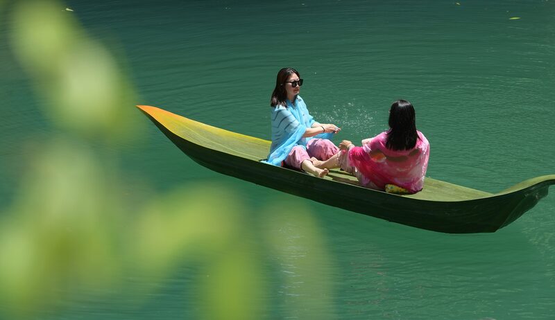 Discover_Boating_Paradise__Exploring_the_Stunning_Pingshan_Canyon_in_Enshi