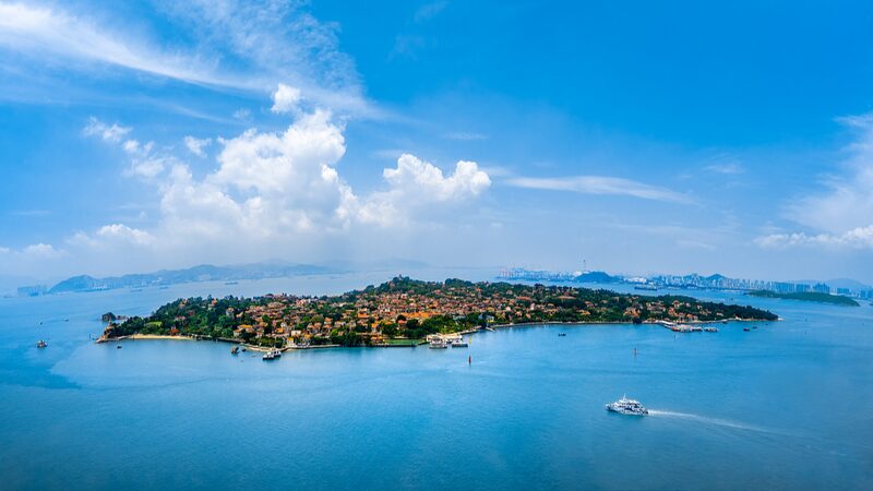 Discover Gulangyu: SE China’s Pedestrian Paradise and UNESCO Gem Discover_Gulangyu__SE_China_s_Pedestrian_Paradise_and_UNESCO_Gem video poster