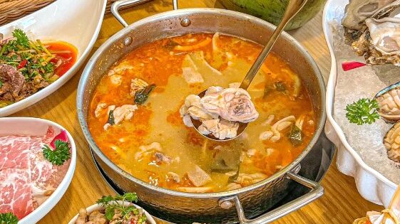 Discover Hainan’s Unique Hotpots: A Flavorful Fusion of Seafood and Spices Discover_Hainan_s_Unique_Hotpots__A_Flavorful_Fusion_of_Seafood_and_Spices