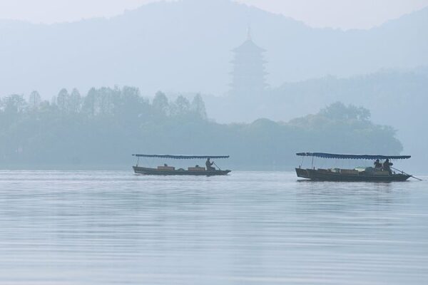 Discover Hangzhou’s West Lake: A Timeless Blend of Nature and Culture Discover_Hangzhou_s_West_Lake__A_Timeless_Blend_of_Nature_and_Culture video poster