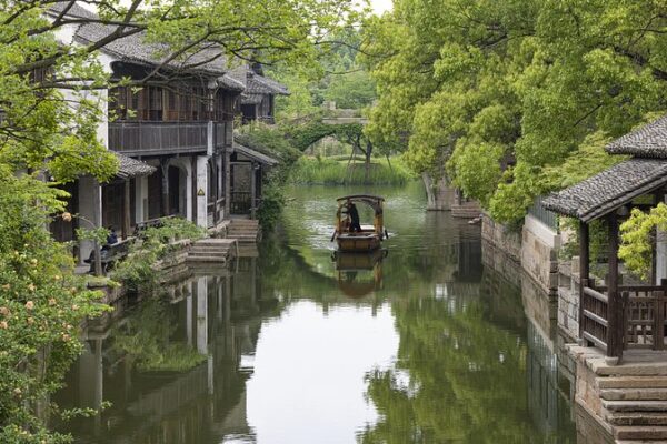Discover Puyuan: Zhejiang’s Blend of Heritage and Modern Fashion Discover_Puyuan__Zhejiang_s_Blend_of_Heritage_and_Modern_Fashion video poster
