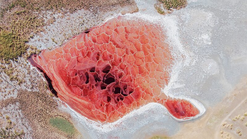 Discover_Ulan_Lake__The_Stunning_Red_Jewel_of_the_Tengger_Desert