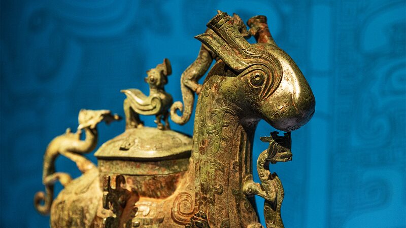 Discover the Enchanting Bronze Zun: A Western Zhou Masterpiece Discover_the_Enchanting_Bronze_Zun__A_Western_Zhou_Masterpiece