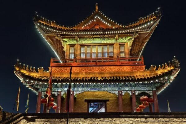 Discover the Timeless Charm of Jingzhou Ancient City Under Moonlight Discover_the_Timeless_Charm_of_Jingzhou_Ancient_City_Under_Moonlight