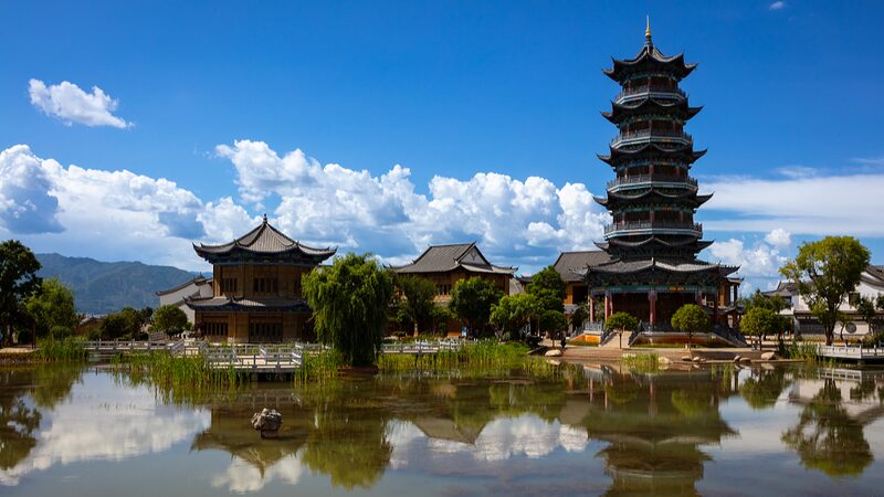 Discover_the_Tranquil_Beauty_of_Jianchuan_Wood_Carving_Art_Town video poster