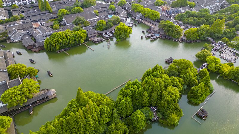 Discovering_Wuzhen__China_s_Timeless_Water_Town_Blend_of_Tradition_and_Tranquility video poster