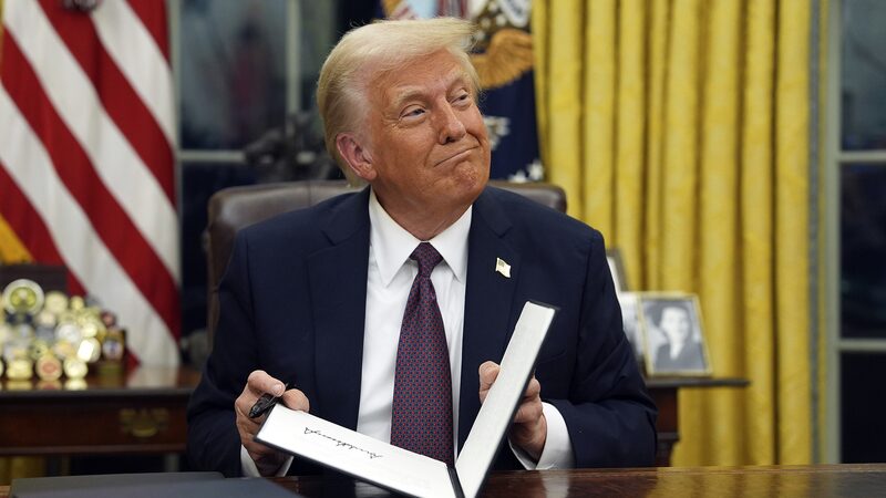 Donald_Trump_Sworn_in_as_47th_U_S__President__A_Historic_Return_to_the_White_House