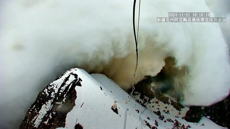Dramatic_Avalanche_Engulfs_Xinjiang_Valley_in_Seconds_poster - My Global News: Voices of a New Era Dramatic_Avalanche_Engulfs_Xinjiang_Valley_in_Seconds video poster