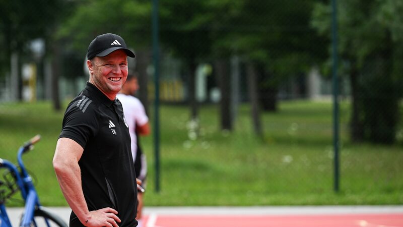 Eddie_Howe_Stays_Committed_to_Newcastle_Amid_England_Manager_Speculation