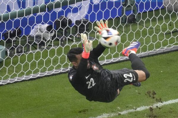 Emotional Penalty Triumph: Portugal Beats Slovenia to Reach Euro 2024 Quarterfinals Emotional_Penalty_Triumph__Portugal_Beats_Slovenia_to_Reach_Euro_2024_Quarterfinals
