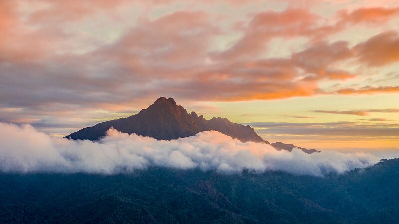 Explore_Hainan_s_Wuzhi_Mountain__The_Five_Fingered_Peak_poster - My Global News: Voices of a New Era Explore_Hainan_s_Wuzhi_Mountain__The_Five_Fingered_Peak video poster