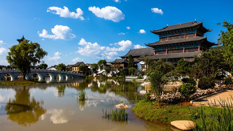 Explore_Jianchuan_Wood_Carving_Art_Town__Yunnan_s_Cultural_Treasure video poster