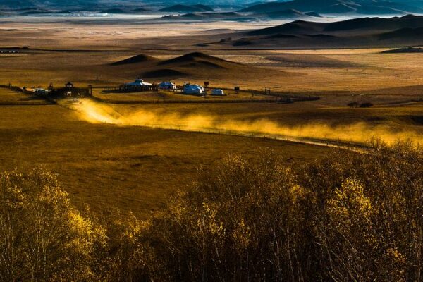 Explore_Saihanba_Plateau_s_Stunning_Autumn_Grasslands___A_Nature_Lover_s_Paradise video poster