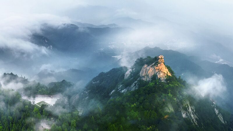 Explore_the_Enchanting_Beauty_of_Jigong_Mountain_in_Henan