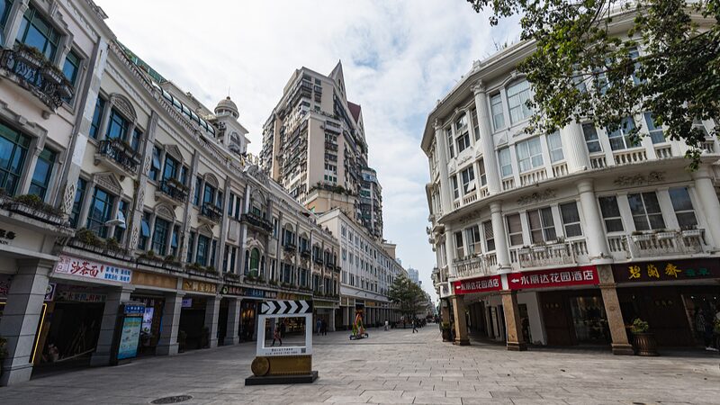 Explore_the_Vibrant_Charm_of_Xiamen_s_Zhongshan_Road video poster