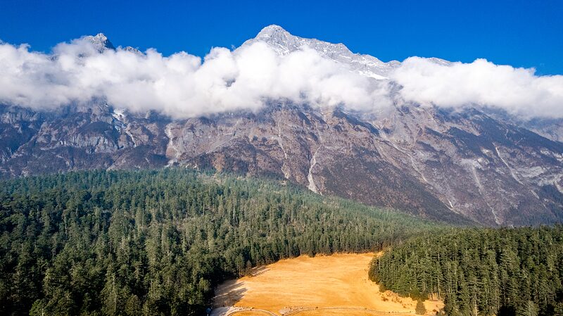 Exploring_Yulong_Snow_Mountain__Yunnan_s_Year_Round_Snow_Capped_Wonder video poster