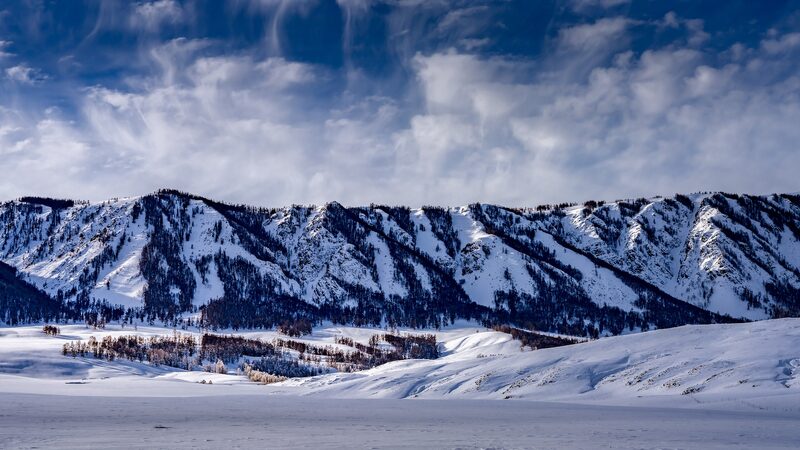 Exploring the Majestic Landscapes of Xinjiang Exploring_the_Majestic_Landscapes_of_Xinjiang