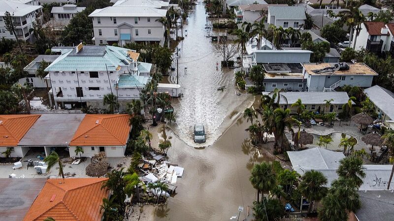 Florida_s_Bahia_Vista_Gulf_Residents_Battle_Hurricane_Milton_After_Helene_Devastation